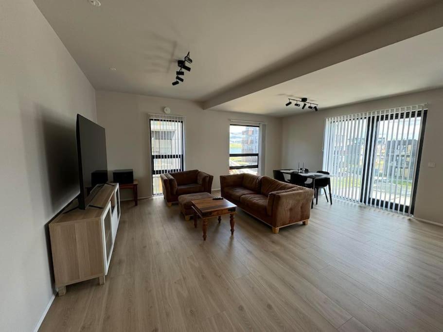 New And Spacious Flat By The Sea Reykjavik